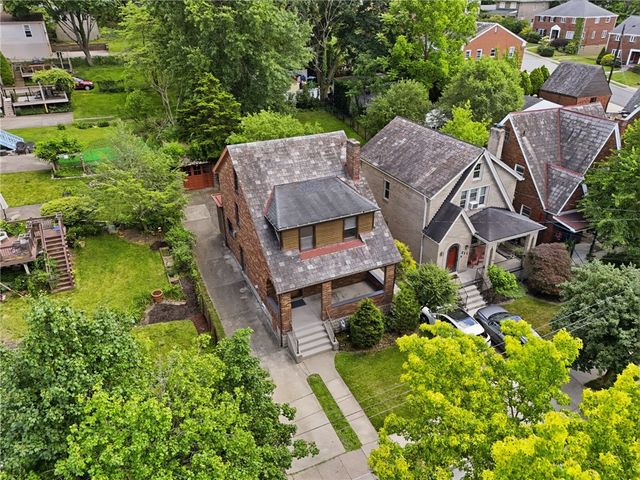 207 Altoona Pl, Mt Lebanon, PA 15228