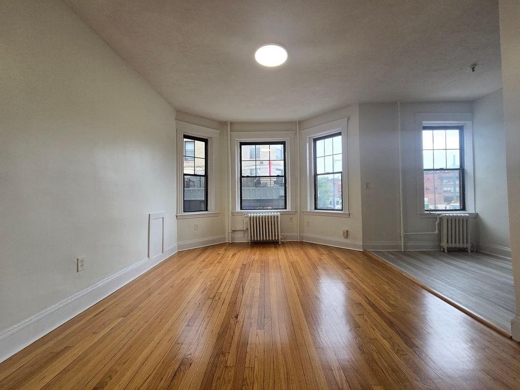 2 Sutherland Road 5, Boston, MA 02135