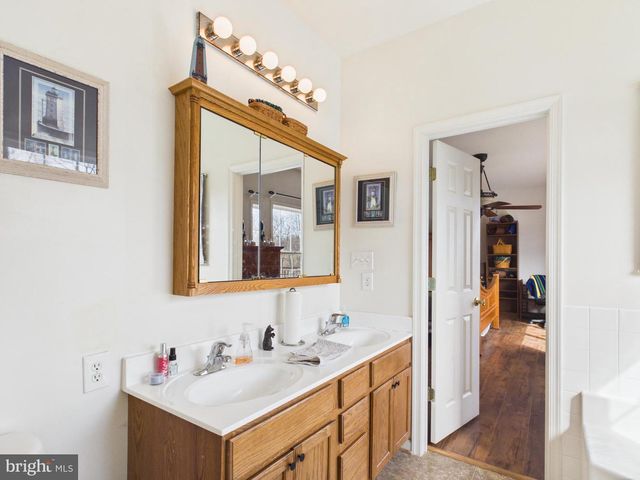 153 PRUNE LN, Martinsburg, WV 25403