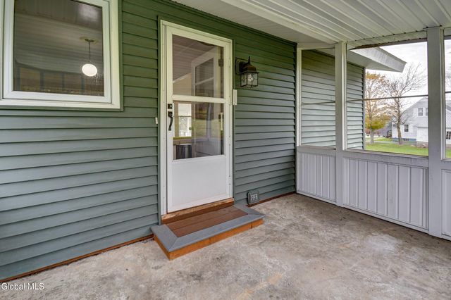 15 Ridge Road, Canajoharie, NY 13317