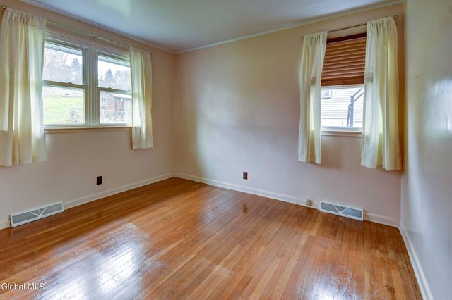 15 Ridge Road, Canajoharie, NY 13317