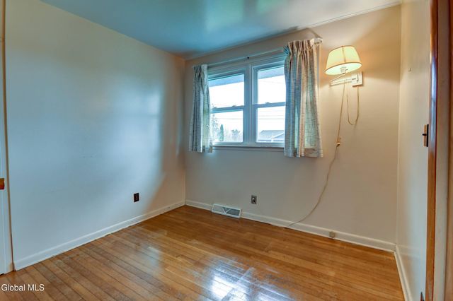 15 Ridge Road, Canajoharie, NY 13317