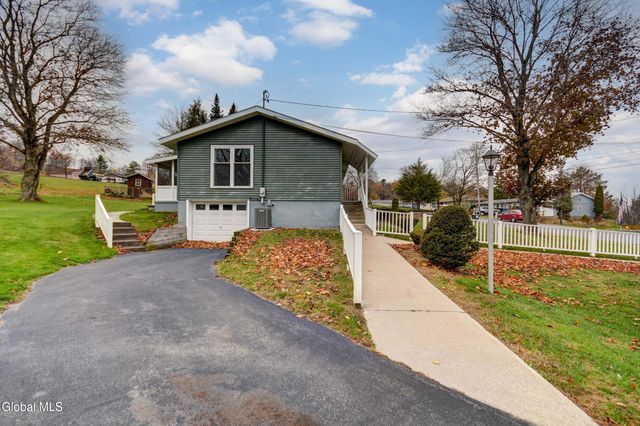 15 Ridge Road, Canajoharie, NY 13317