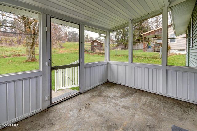 15 Ridge Road, Canajoharie, NY 13317