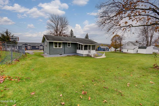 15 Ridge Road, Canajoharie, NY 13317