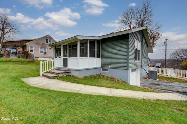 15 Ridge Road, Canajoharie, NY 13317