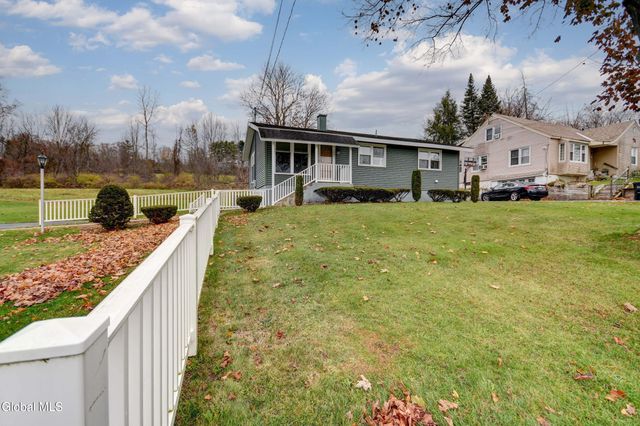 15 Ridge Road, Canajoharie, NY 13317