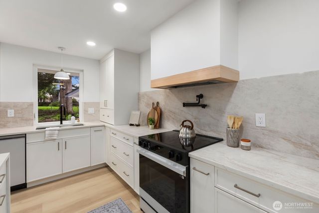 10611 Jovita Boulevard E, Edgewood, WA 98372