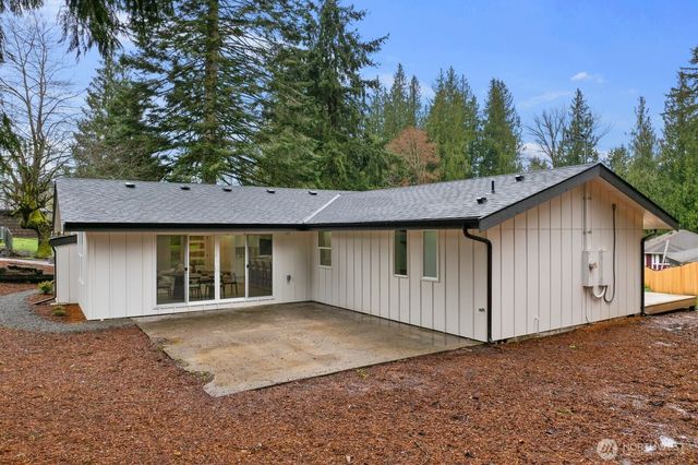 10611 Jovita Boulevard E, Edgewood, WA 98372