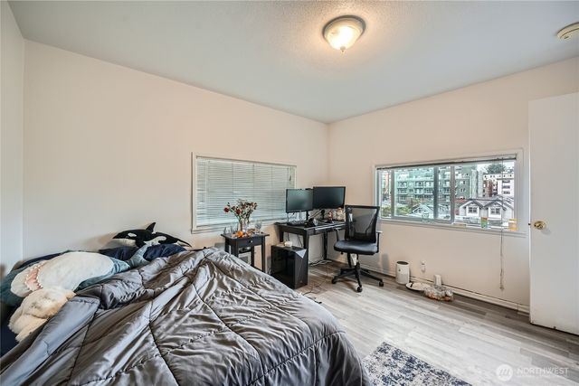 5224 12th Avenue NE, Seattle, WA 98105