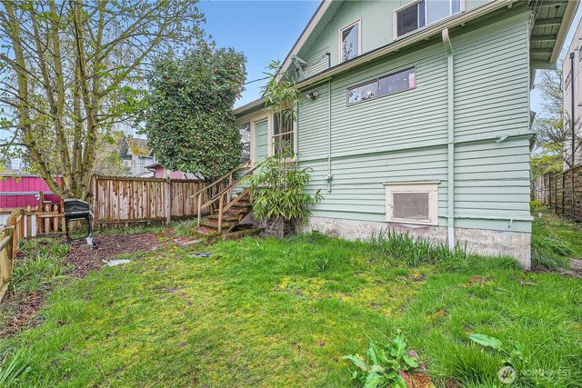 5224 12th Avenue NE, Seattle, WA 98105