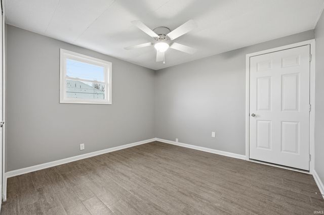 9109 W Sutherland Avenue, Yorktown, IN 47396