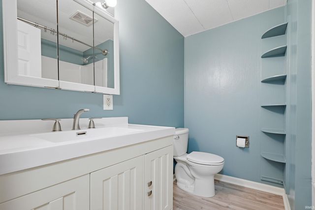 9109 W Sutherland Avenue, Yorktown, IN 47396