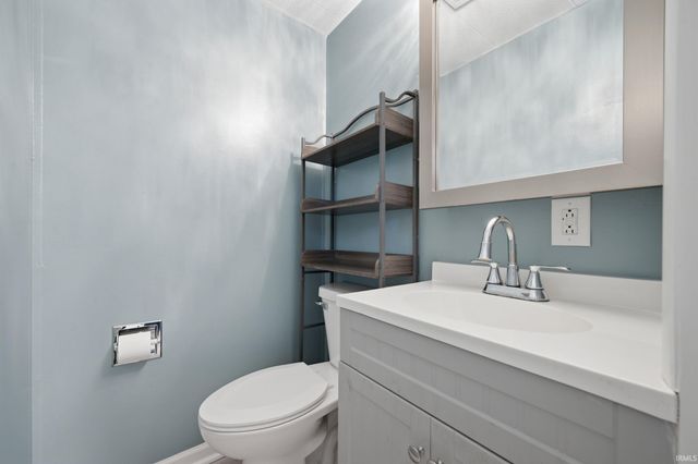 9109 W Sutherland Avenue, Yorktown, IN 47396