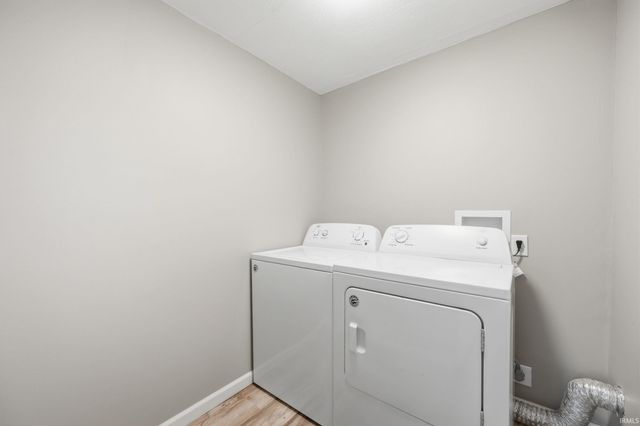 9109 W Sutherland Avenue, Yorktown, IN 47396