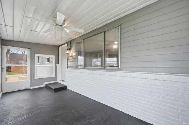 9109 W Sutherland Avenue, Yorktown, IN 47396