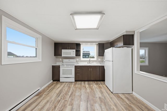 9109 W Sutherland Avenue, Yorktown, IN 47396