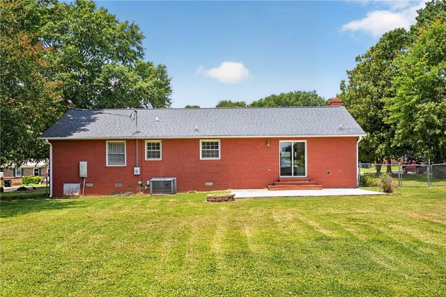 113 Greenfield Avenue, Pendleton, SC 29670