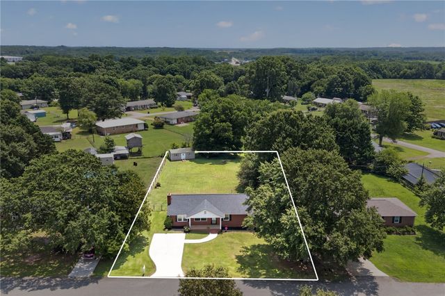 113 Greenfield Avenue, Pendleton, SC 29670