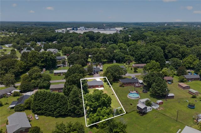 113 Greenfield Avenue, Pendleton, SC 29670