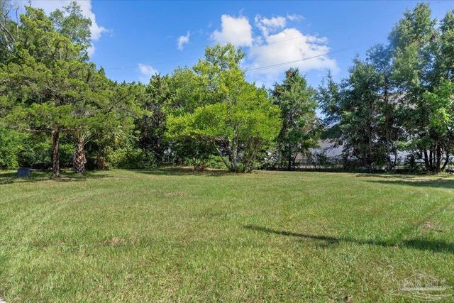 20 S I St, Pensacola, FL 32502