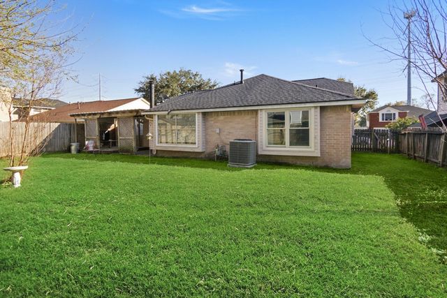 1209 Wildwood Drive, Deer Park, TX 77536