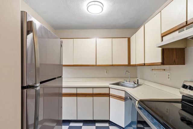 1409 Commonwealth Avenue 502, Boston, MA 02135