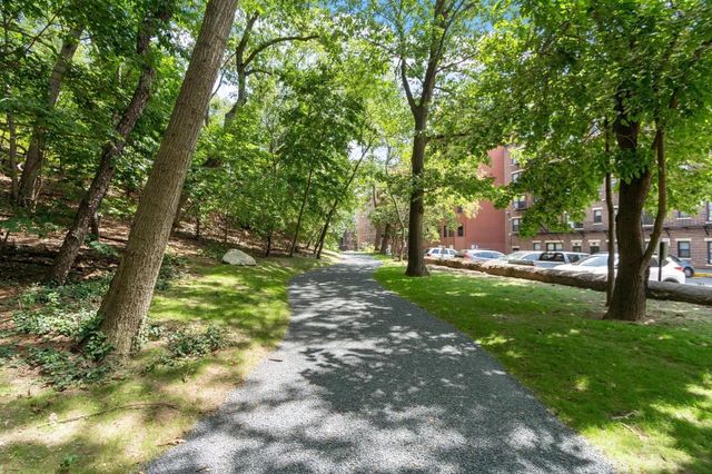 1409 Commonwealth Avenue 502, Boston, MA 02135
