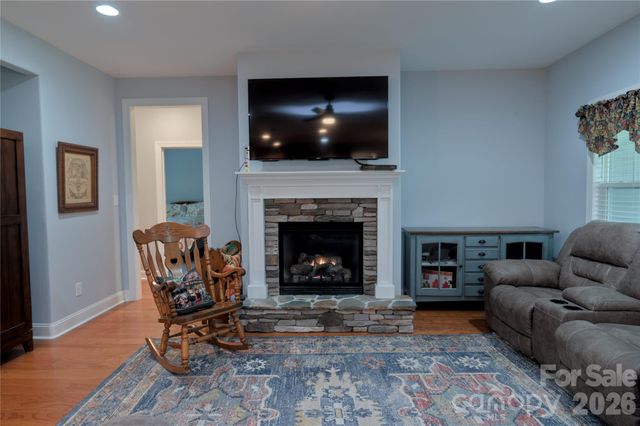 4660 Gold Finch Drive, Denver, NC 28037