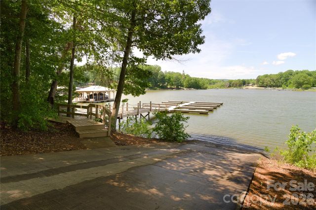 4660 Gold Finch Drive, Denver, NC 28037