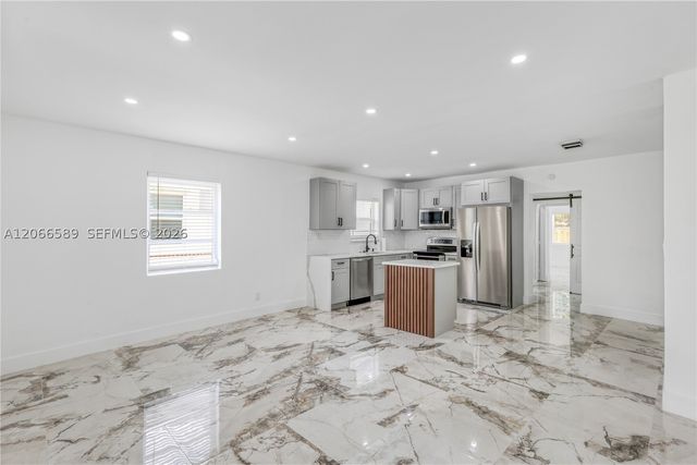 809 SW 17th St 1, Fort Lauderdale, FL 33315