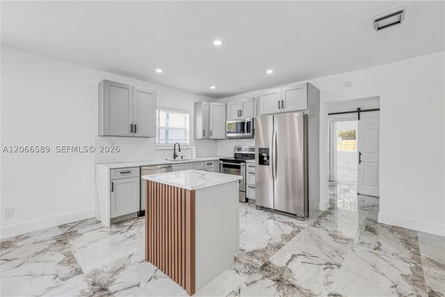 809 SW 17th St 1, Fort Lauderdale, FL 33315