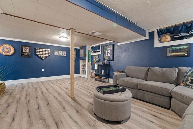 92 Laurie Ave, Boston, MA 02132