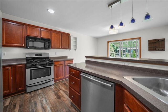 900 Brookfield Drive, Chesterton, IN 46304