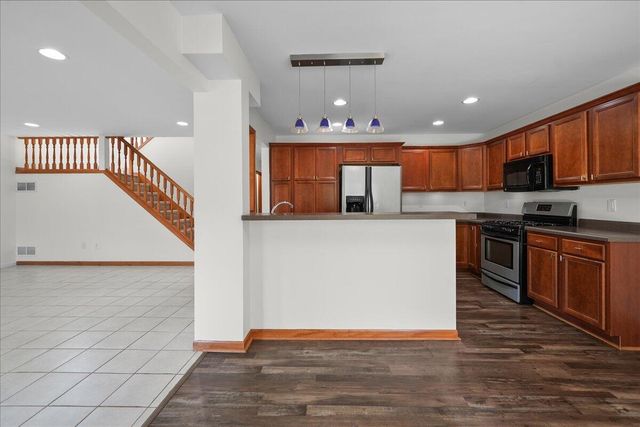900 Brookfield Drive, Chesterton, IN 46304
