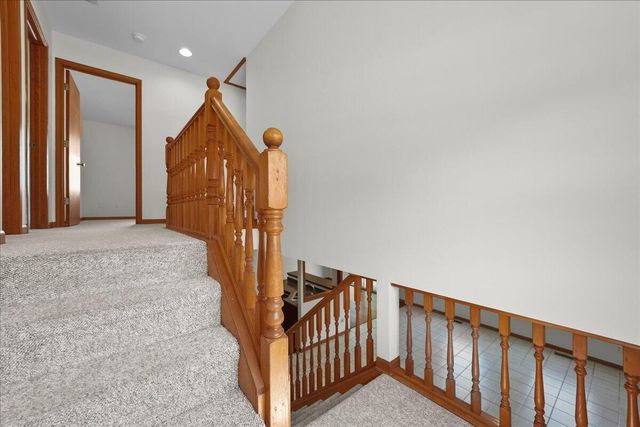 900 Brookfield Drive, Chesterton, IN 46304