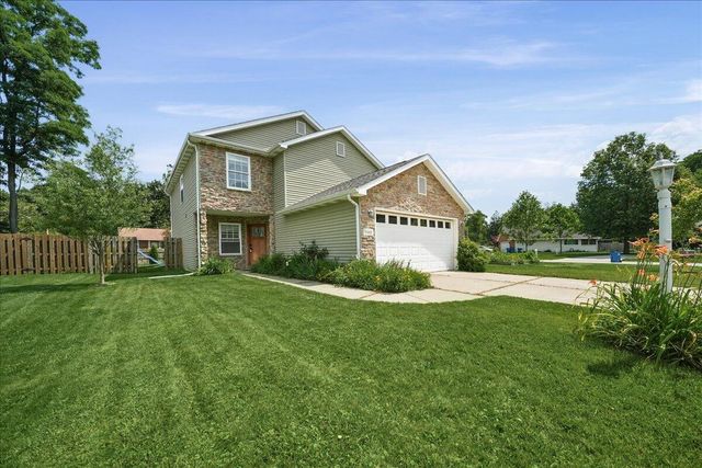 900 Brookfield Drive, Chesterton, IN 46304