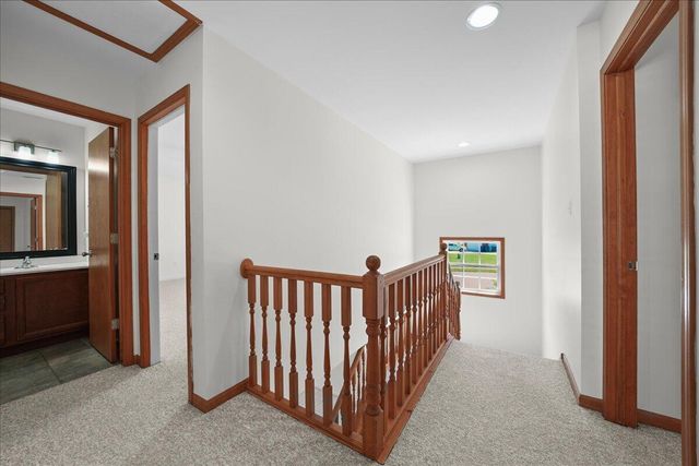 900 Brookfield Drive, Chesterton, IN 46304