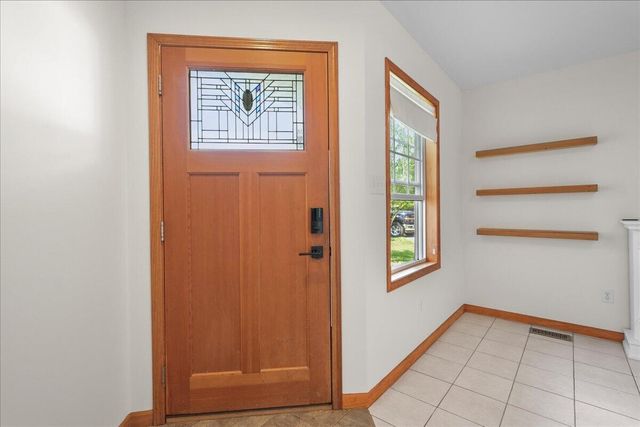 900 Brookfield Drive, Chesterton, IN 46304