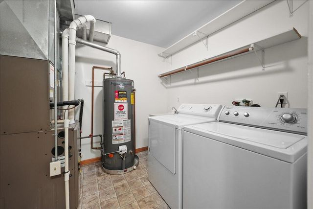 900 Brookfield Drive, Chesterton, IN 46304
