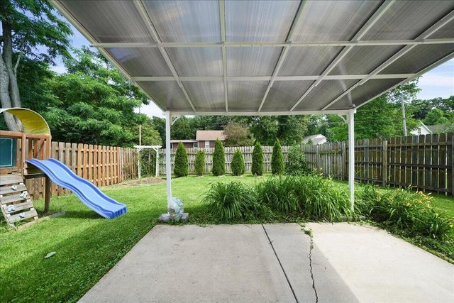 900 Brookfield Drive, Chesterton, IN 46304