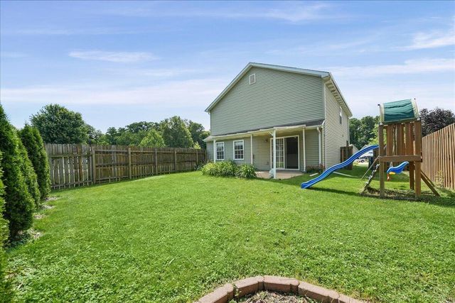 900 Brookfield Drive, Chesterton, IN 46304
