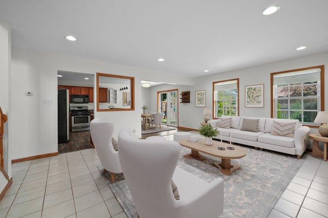 900 Brookfield Drive, Chesterton, IN 46304