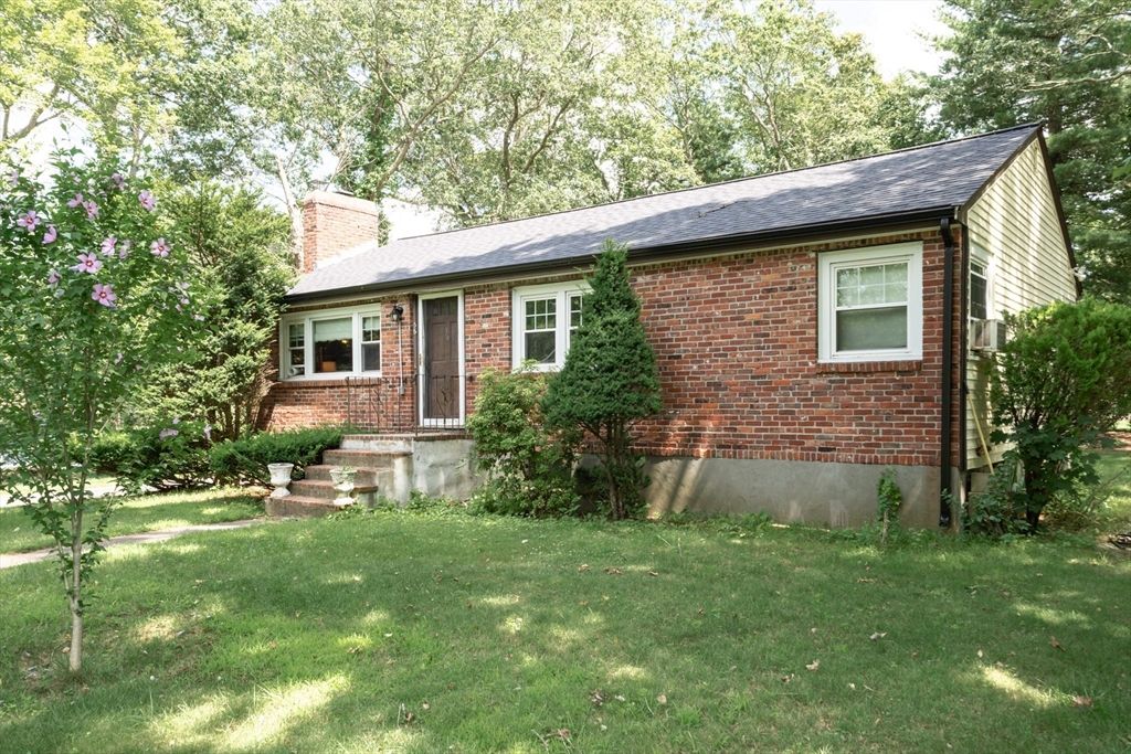 36 Sybil St, Walpole, MA 02081