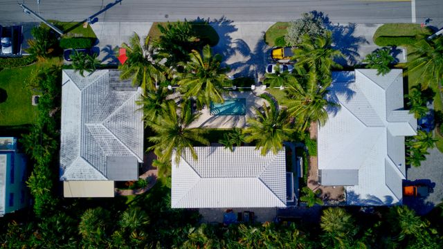 1020 Casuarina Road, Delray Beach, FL 33483
