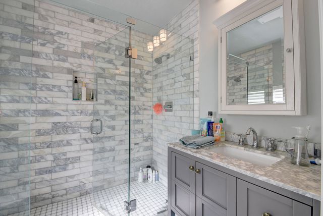 1020 Casuarina Road, Delray Beach, FL 33483