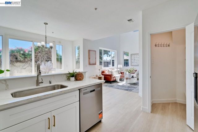 7314 Carter Ave, Newark, CA 94560