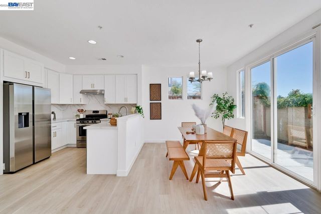 7314 Carter Ave, Newark, CA 94560