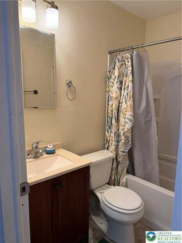 5618 Wood Lane, Lower Macungie Twp, PA 18062