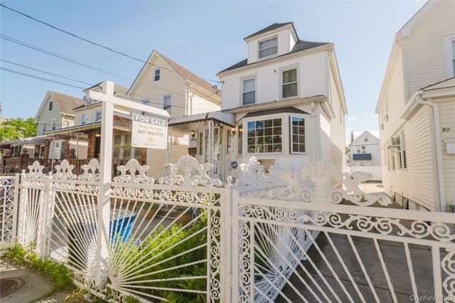 90-62 202nd Street, Hollis, NY 11423